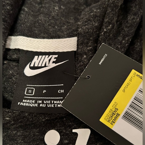 *SOLD* NWT Nike soft raglan hooded top - S - Picture 2 of 3
